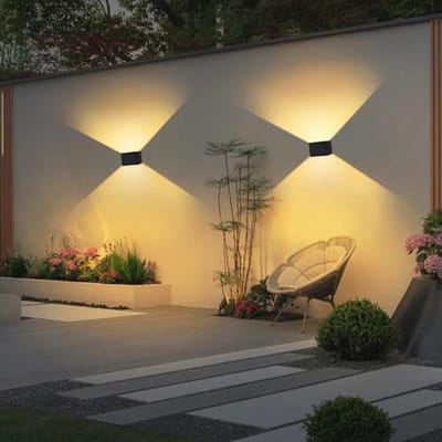 Moderne Vierkante Zwarte Verstelbare Zonne-Wandlamp voor Buiten - IP65 Waterdicht, 3000K - Energiezuinige LED Verlichting
