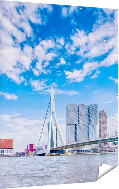 Gards Tuinposter Erasmusbrug aan het Water in Rotterdam - 120x160 cm - Tuindoek - Tuindecoratie - Wanddecoratie buiten - Tuinschilderij