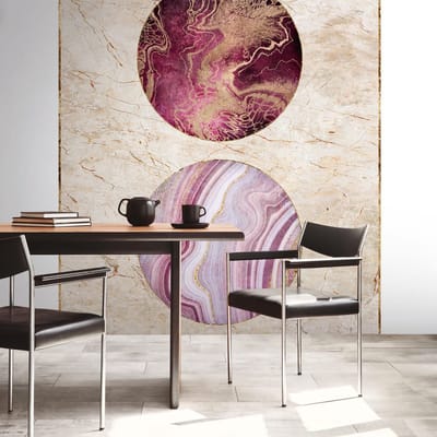Fotobehang Profhome 398511-GU vliesbehang hardvinyl warmdruk in reliëf glad in marmerlook mat beige goud zuurstokroze violet 1,59 m x 2,8 m
