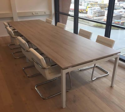Bureautafel of vergadertafel Kubus 380x120cm bladkleur Robson Eiken framekleur Wit (RAL9010)