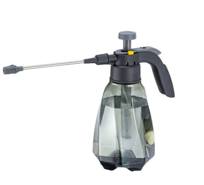 QTTVBTNA Plantenspuit – Drukspuit – 1,5L– Handmatige Druksproeier met Verstelbare Spuitmond – voor Tuin, Gazon & Huishoudelijk Gebruik