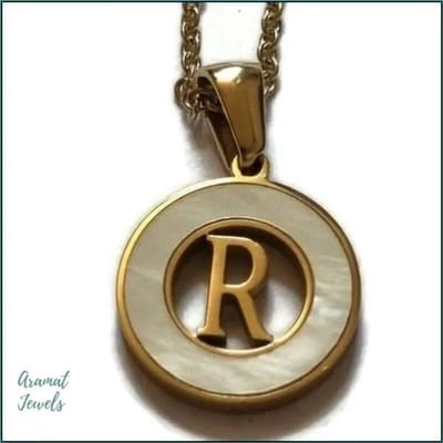 Aramat Jewels | Halskettingen | Initiaal Ketting Goudkleur met Schelp Inlay 45cm - Personaliseerbaar | R | |1,5mm | Staal | Volwassenen | Verkleurd niet