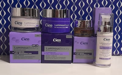 Complete set Cien Luminous beauty premium formule met MYRAMAZE - DAGCREME - NACHTCREME - SERUM - EYE MOUSSE.