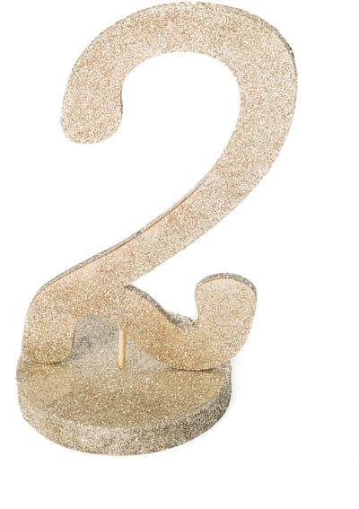 ARTYFETES - Tafeldecoratie cijfer 2 hout champagne glitter 20 cm op sokkel