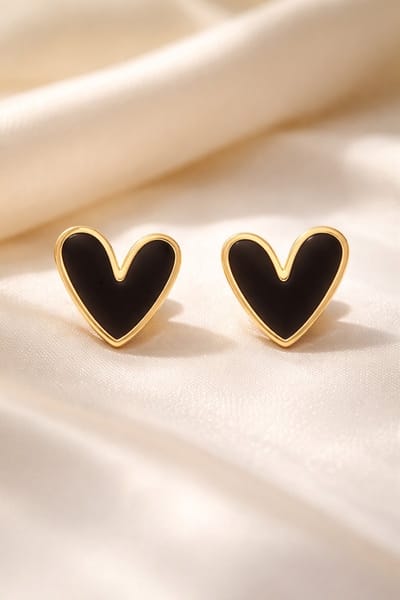 Lundholm Luxe Oorbellen Dames Hartjes goud kleurig zwart - Studs Oorknopjes Hart - 1 x 1 cm - Premium Stainless Steel Gold Plated - Minimalistische Sieraden Cadeau