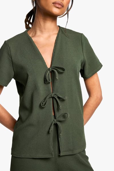boohoo Dames Geribbelde top met strikdetail aan de voorkant, korte mouwen en bijpassende broekset | Khaki | Maat: 6
