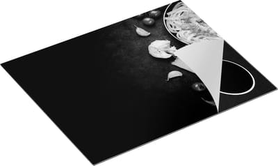 Chefcare Inductie Beschermer Spaghetti met Groentes en Wijn - Zwart Wit - 65x50 cm - Afdekplaat Inductie - Kookplaat Beschermer - Inductie Mat