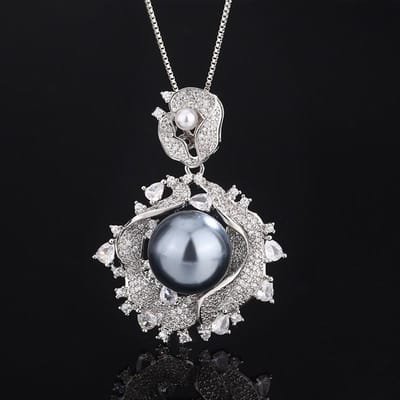 Nieuwe Modieuze Dames Licht Luxe Design Hanger Set Simulatie Parel Oorknopjes Set Vakantiecadeau Feest gray
