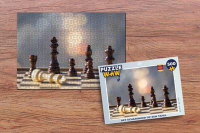 Puzzel Het schaakbord op een tafel - Legpuzzel - Puzzel 500 stukjes