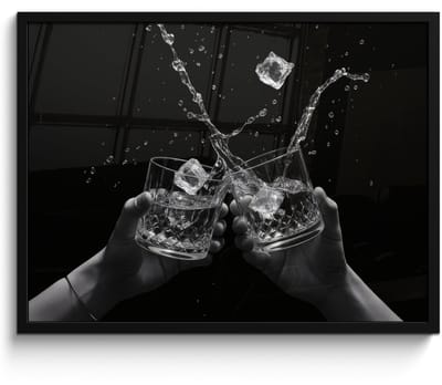 Poster in lijst - Fotolijst 70x50 cm - Posters - Whiskyglazen - Ijs - Spetters - Zwart - Posterlijst zwart - Decoratie - Wanddecoratie woonkamer - Muurdecoratie slaapkamer