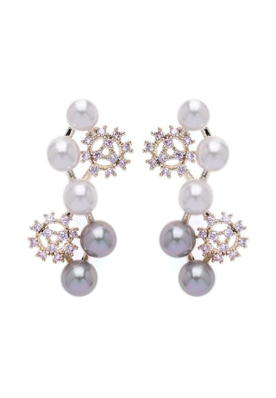 AVANT-GARDE PARIS Cascading Snowflake Oorbellen - Roze en Wit - 1 stuk - Goudkleurig met Parels en Kristallen
