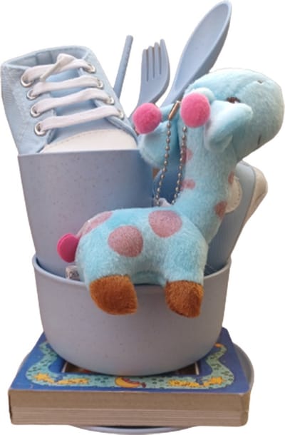 Kraam cadeau jongen zoon blauw. . Bestek, sneakers, boekje en knuffeltje.