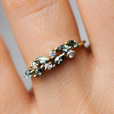 Bague Romantique Huitan Couleur Or avec Zircon Cubique Marquise Bleu Clair pour Femmes Bagues de Mode de Luxe pour Dames Fête Cadeau Créatif Bijoux 10 brown