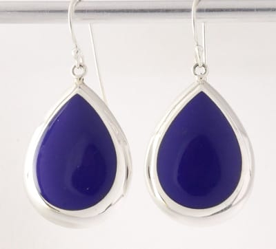 Grote druppelvormige zilveren oorbellen met lapis lazuli