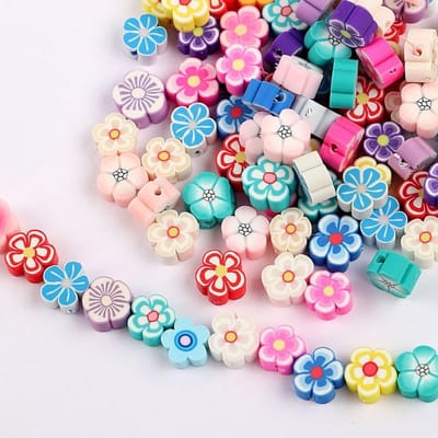 Kleurrijke Smiley Kralen Set met 100 Stuks - Bloemvormige en Fruit Kralen voor DIY Sieraden, Armbanden, Oorbellen en Cadeaus