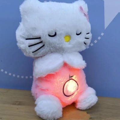 Cartoon Nieuwe Gloeiende Ademende Muziek HelloKitty Pluche Pop Schattig Dier Kat Kinder Slaapmaatje Verzachtende Pluche Speelgoed Cadeaus 28 18 15 260g