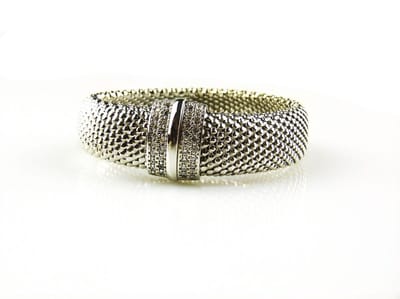 model Ella armband in zilver gezet met cubic zirconia