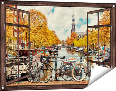 Gards Tuinposter Doorkijk Amsterdamse Brug bij een Brug met Fietsen - 90x60 cm - Tuindoek - Tuindecoratie - Wanddecoratie buiten - Tuinschilderij