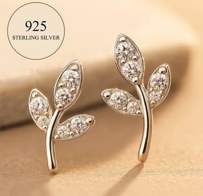 Lundholm Oorknopjes Dames - 925 Sterling Zilver - Kleine Oorbellen met Zirkonia (9 x 6 mm) - Verfijnd & Elegant - Perfect Cadeau voor Haar, vrouwen cadeautjes tip - Luxe Geschenkverpakking