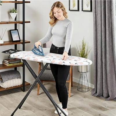 Strijkplankhoes met Extra Dikke Vulling en Trekkoord, Geschikt voor Strijkplanken tot 140 x 48 cm, Brandwerend en Met Een Mooi Bloemenpatroon