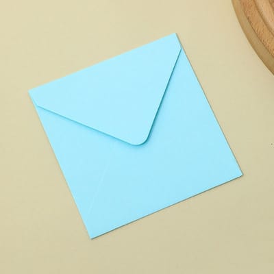 Verpakking van 50 vierkante gekleurde enveloppen - Eenvoudig ontwerp, multifunctionele enveloppen - Handgemaakte enveloppen voor wenskaarten en cadeaus - Creatief briefpapier - Lichtblauw - 10*10cm