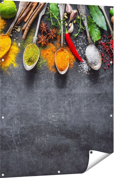 Gards Tuinposter Kruiden en Specerijen op een Zwarte Plaat - 90x120 cm - Tuindoek - Tuindecoratie - Wanddecoratie buiten - Tuinschilderij