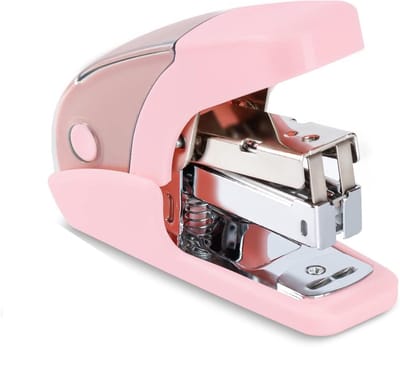 Moeiteloze Mini Nietjesmachine Set, Capaciteit 20 Vel, Geïntegreerde Nietjesverwijderaar & Nietjesopslag, Geschikt voor 1/4" Nietjes, Lichtgewicht, Kantoor, School & Dagelijks Gebruik, Roze