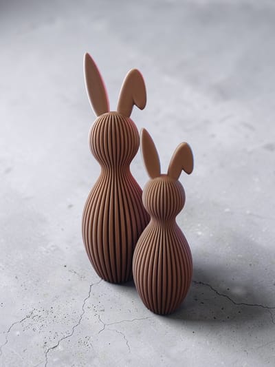 Paashaas Decoratie Set – 2 Stuks – Moderne Paasdecoratie – Konijnen Beeldje – Beige – Hangoor – 21 cm & 15 cm