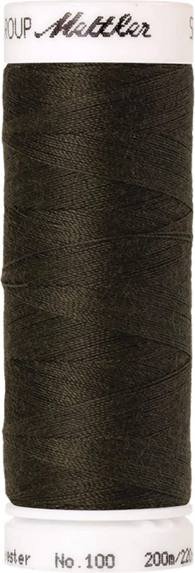 Amann Mettler Seralon Naaigaren – Fir Forest (0663) – 200 m – No. 100 – 100% Polyester – Per Stuk