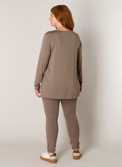 BASE LEVEL CURVY Alize Jersey Shirt - Dark Taupe - maat 2(50)