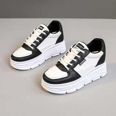 Nieuwe Witte Schoenen voor Zomer en Herfst Effen Kleur Binnenhoogteverhoging Dikke Zool Studenten Slijtvast en Veelzijdig Ademende Boardschoenen 40 black