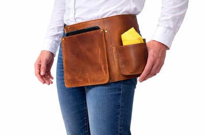 Heupschort 2-delig links voor IPad mini en poetsdoekholster Cognac 6622C