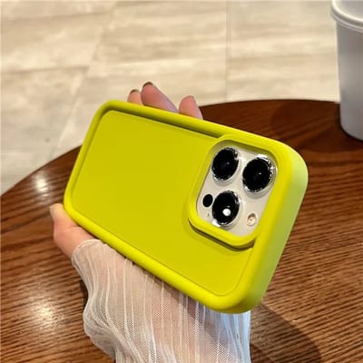 Cityhoesje - iPhone 15 Pro – Drop proof - Soft Silicone Backcase - Geel