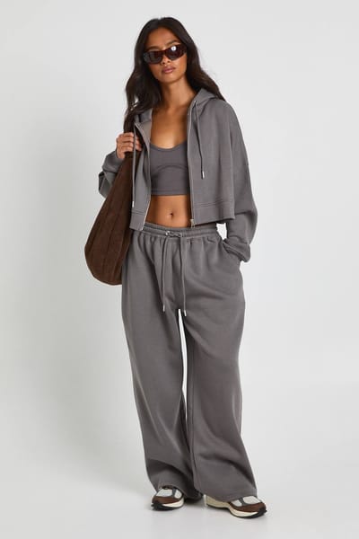 boohoo Dames Petite naaddetail crop top 3-delig capuchon-trainingspak | Houtskool | Maat: XS