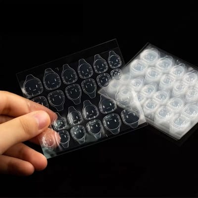 Goodbitz® - Kleeftabs - 480 stuks - 20 vel - Glue tabs - Nagelstickers - - Plakstrips - Plaknagels - Nageltips - Nepnagels - Nagel tips - Nagel houder - Nagelhouder - Kunstnagel houder - Tip houder - Tiphouder - Kleeflabels - Oefendisplay