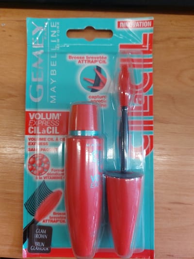 Maybelline mascara volume express bruin