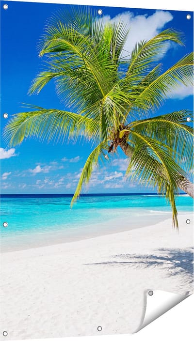 Gards Tuinposter Tropisch Strand met een Palmboom - 80x120 cm - Tuindoek - Tuindecoratie - Wanddecoratie buiten - Tuinschilderij