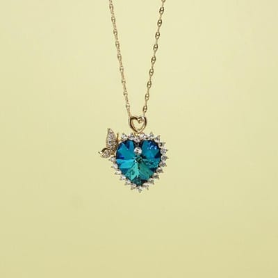 Collier Pendentif Papillon Créatif Cœur de Pêche Cristal Bleu Pour Femmes Filles Mode Élégant Mariage Anniversaire Fête Bijou Cadeau 38cm blue