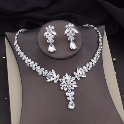 Prachtige kristallen trouwjurk kettingsets voor vrouwen Bruidssieradensets Tiara's Kroon Oorbellen Dubai Sieradensets Accessoires gray