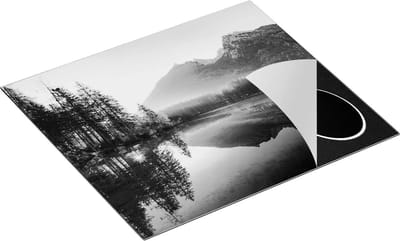 Chefcare Inductie Beschermer Zonsopgang bij het Meer in de Herfst - Zwart Wit - 60x50 cm - Afdekplaat Inductie - Kookplaat Beschermer - Inductie Mat