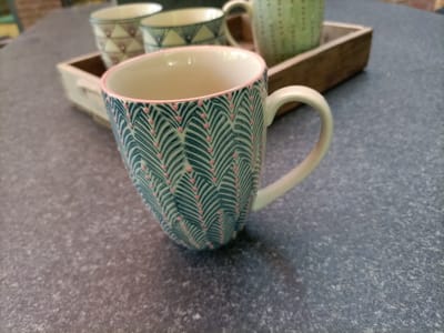 Floz Design koffiemok met voelbaar patroon - handbestempeld - blauw wit - 400 ml - fairtrade