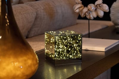 DistinQ LED kubus - sfeerverlichting - spiegelglas met infinity effect – 25 LED - kerstverlichting - lampen 15x15x15cm