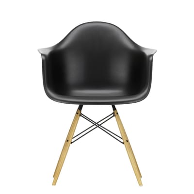 Vitra - DAW Eames Plastic Armchair - diepzwart RE - gelige esdoorn