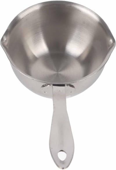 Dailygoods- Melkpan Roestvrij Staal - Inductie/Gas/Electrisch - 150 ml - Boterwarmer - Koel Handvat - Schenktuiten Aan Beide Kanten - Boterpan