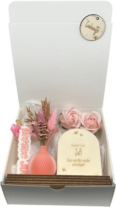 Geschenkbox JUF | ROZE | BIJ-zonder | 3D vaasje | jij bent de liefste | liefste juf | topjuf | einde schooljaar | cadeau | cadeautje juf