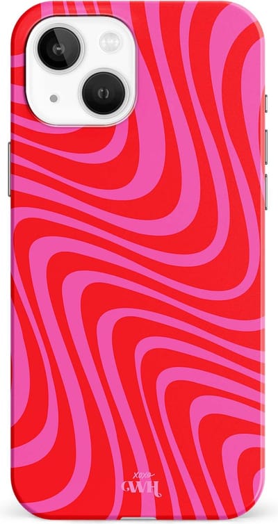 xoxo Wildhearts Berry Much - Single Layer - Hoesje geschikt voor iPhone 13 case - Siliconen hoesje met golvenprint - Golven - Hardcover - Beschermhoes - Optimale bescherming - Rood - Roze