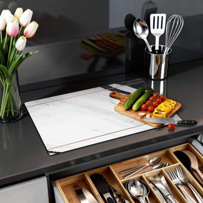 KitchenArt - Marble Modern - Inductie Beschermer - 83x51.5 cm - Kookplaat Beschermer - Luxe Afdekplaat Inductieplaat - Anti-slip & Oprolbaar - Beschermmat Inductiekookplaat