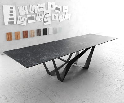 Eettafel Edge Laminam® keramiek grijs 300x100cm middenvoet vlak staal zwart