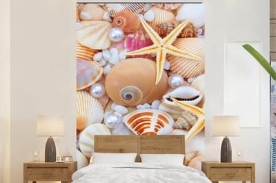 Behang - Fotobehang Schelpen - Parels - Zeesterren - Strand - Breedte 195 cm x hoogte 300 cm