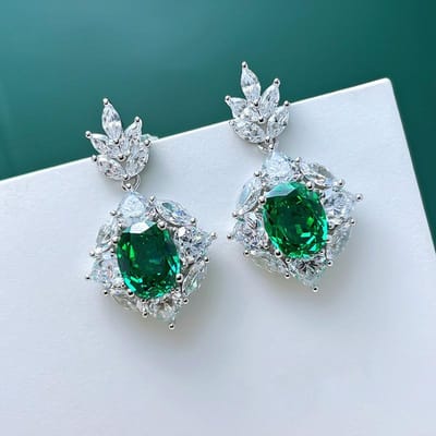 Huitan Prachtige Dames Groene Zirkonia Oorbellen voor Verloving Bruiloft Glanzende Hangende Oorbellen Elegante Dames Sieraden Cadeau gray